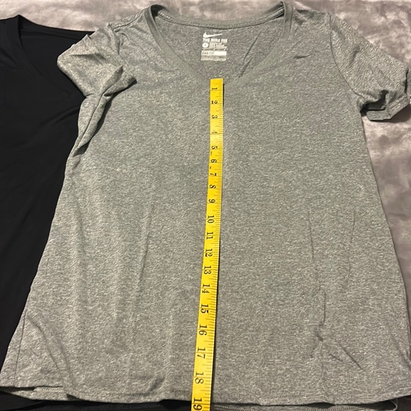 Women’s Nike Dri-Fit set of two T-shirts - Picture 4 of 5